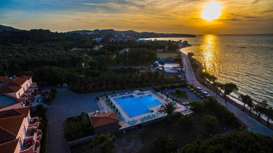 Hotel Bella Vista Mithimna Ngoại thất bức ảnh