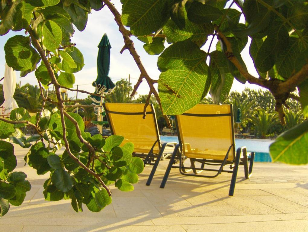 Hotel Bella Vista Mithimna Ngoại thất bức ảnh