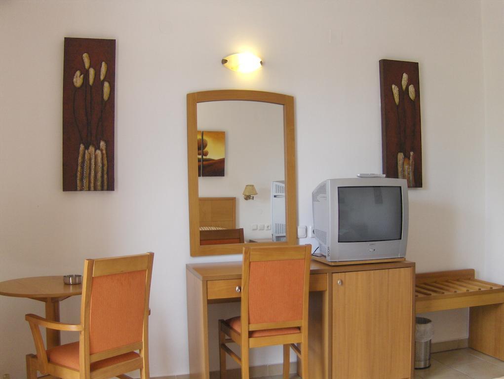Hotel Bella Vista Mithimna Phòng bức ảnh